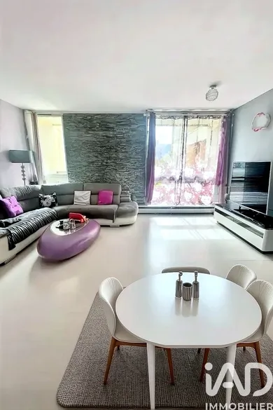 Apartment in Élancourt (78990)