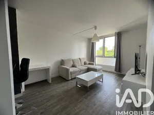 Apartment in Bois-d'Arcy (78390)