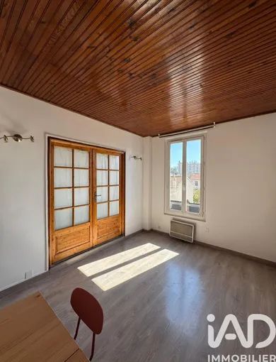 Apartment in Villejuif (94800)