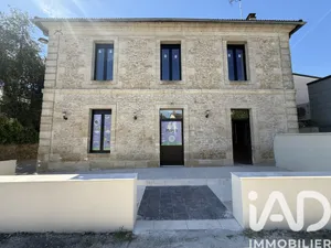 Building in Toulenne (33210)