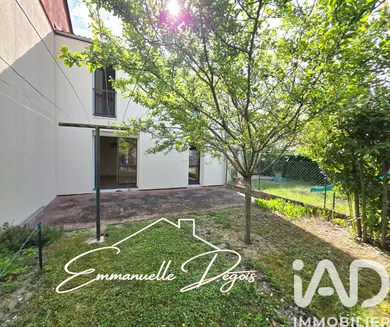 Townhouse in Pont-Sainte-Marie (10150)