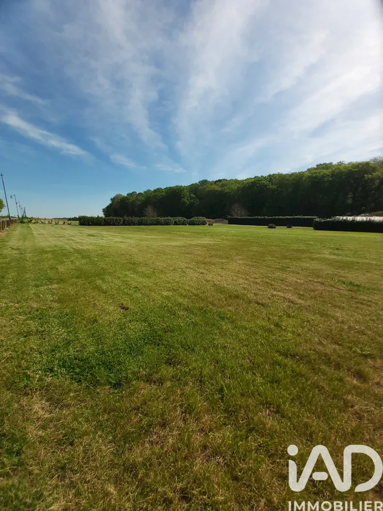 Terrain à La Selle-sur-le-Bied (45210) · 37 000 €