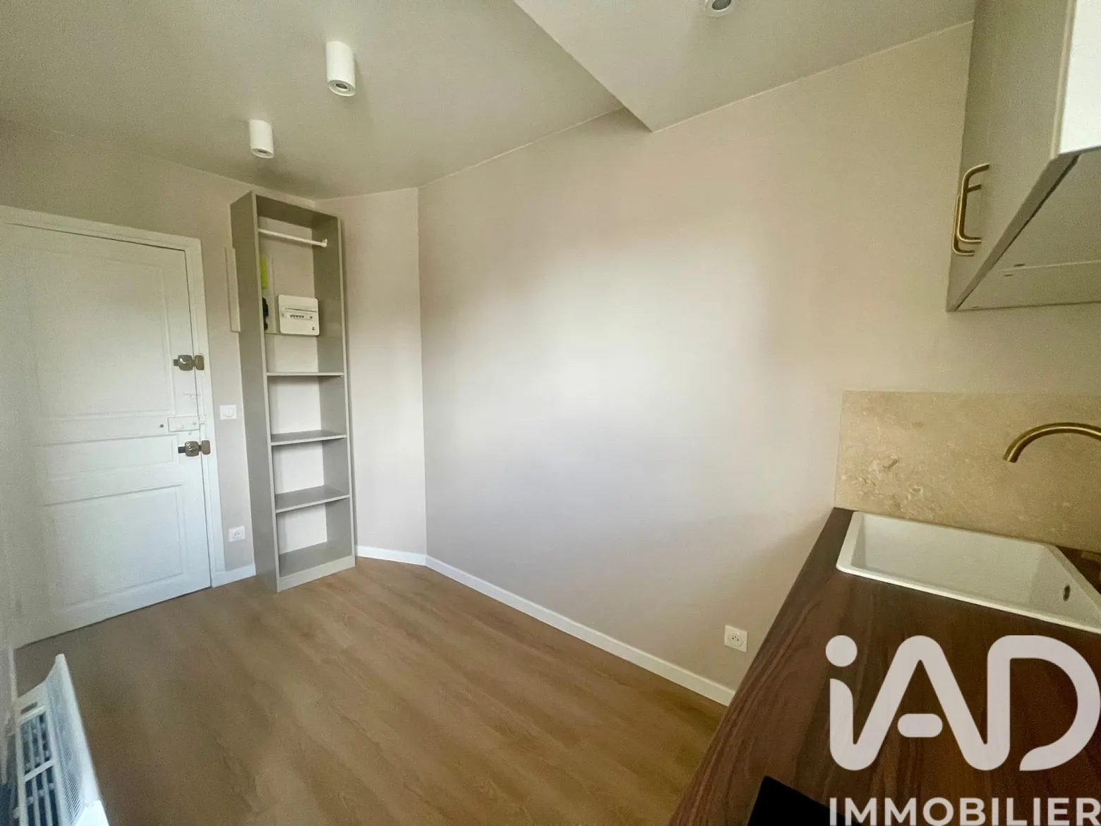 Vente appartement à Paris (75016) : appartement 1 pièce 8 m² — 2