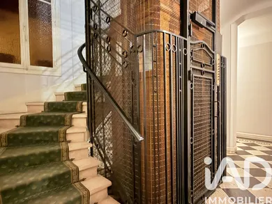 Apartment in Paris (75016)