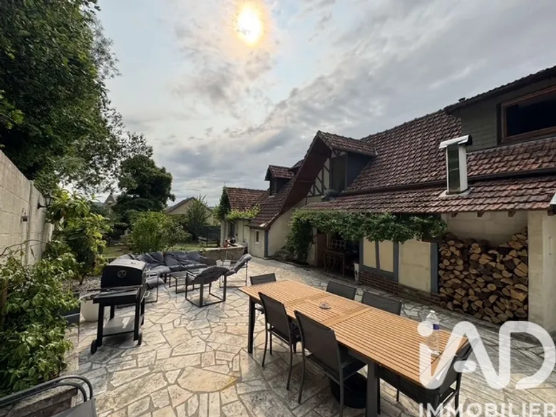 Maison 5 pièces 163 m² · à Mesnieres en Bray · 163 m² · 185 000 €