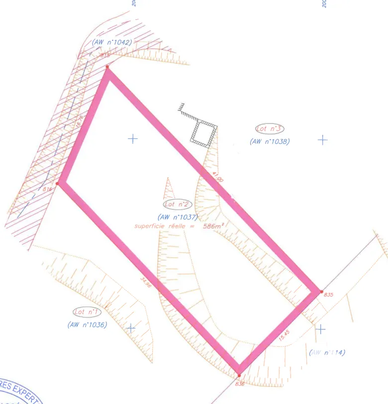 Terrain 586 m² · à Fréjus · 240 000 €