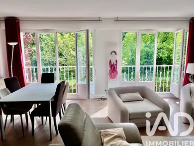 Apartment in Fontenay-sous-Bois (94120)