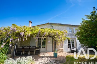 Maison à Varzay (17460)