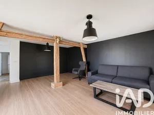 Building in Louches (62610)