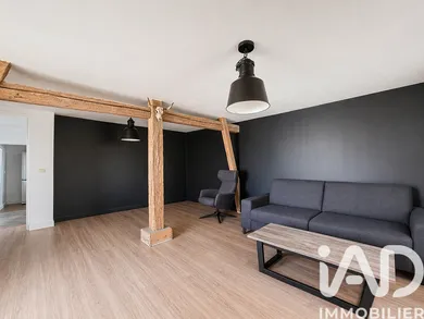 Building in Louches (62610)