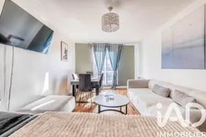 Apartment in Rosny-sous-Bois (93110)