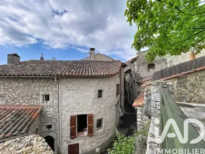 Village house in Mons (83440)