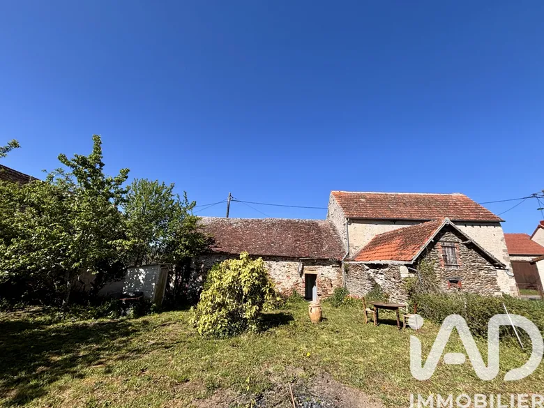 Maison 6 pièces 112 m² · à Lalizolle · 112 m² · 46 000 €