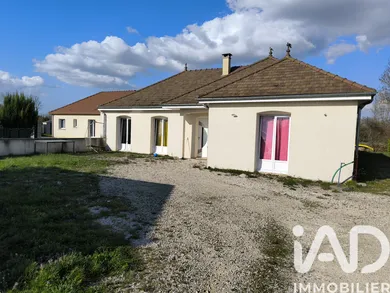 House in Clérey (10390)
