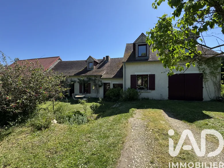 Maison 8 pièces 155 m² · à Civray · 155 m² · 167 000 €