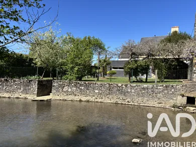 Maison de campagne à Sainte-Suzanne (53270)