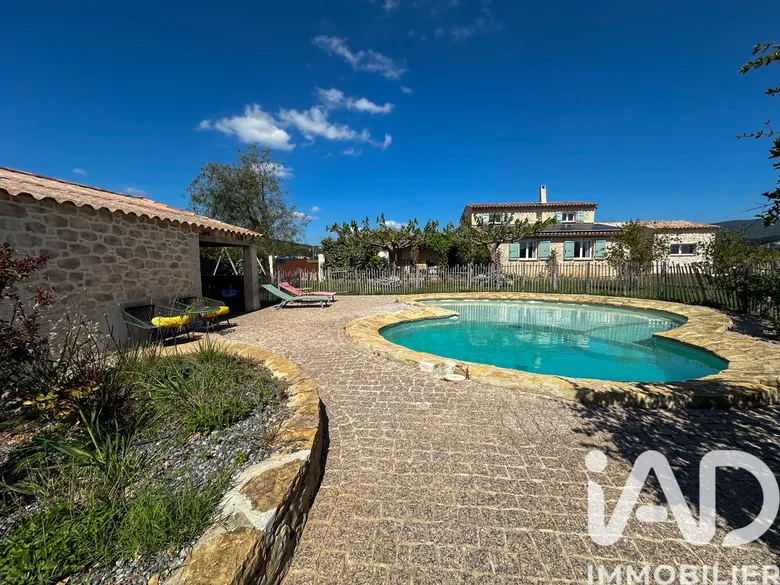Maison 4 pièces 133 m² · à Cuers · 133 m² · 680 000 €