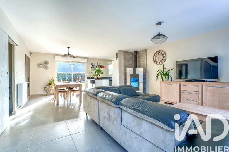 Maison 8 pièces 200 m² · à Mettray · 200 m² · 532 000 €