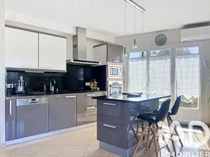 Maison à Saint-Cyr-l'École (78210)