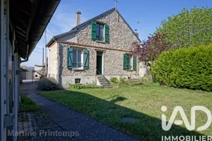 Traditional house in Vinneuf (89140)