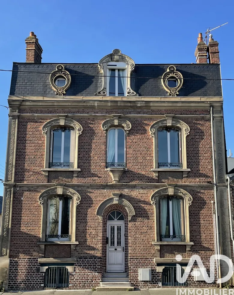 Maison 9 pièces 304 m² · à Beauvais · 304 m² · 449 900 €