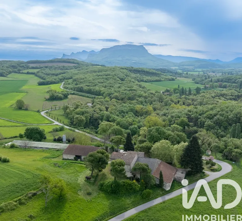 Maison 12 pièces 378 m² · à Autichamp · 378 m² · 900 000 €