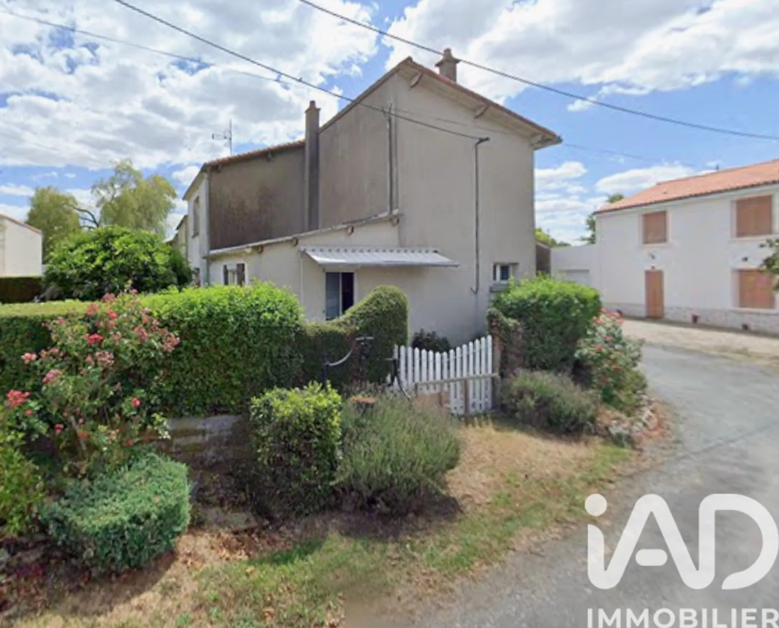 Vente maison à Les Brouzils (85260) : maison de village 5 pièces 122 m² — 2