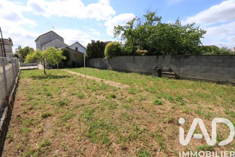 Terrain à bâtir à Niort (79000) · 60 000 €