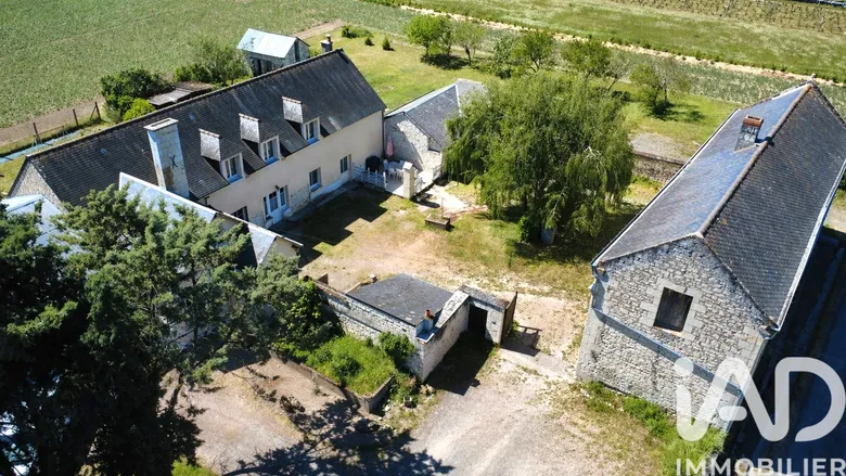 Maison 11 pièces 275 m² · à Chinon · 275 m² · 425 000 €
