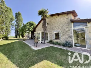 Domaine à Saint-Méard-de-Gurçon (24610)