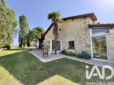 Domaine à Saint-Méard-de-Gurçon (24610)