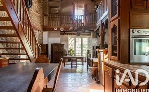 Maison traditionnelle à La Roche-Vineuse (71960)