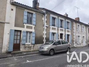 Maison de ville à Coteaux-du-Blanzacais (16250)