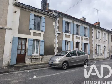 Maison de ville à Coteaux-du-Blanzacais (16250)