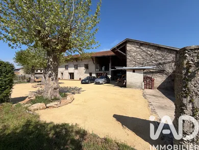 Maison de campagne à Brézins (38590)