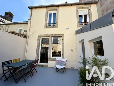 Townhouse in Quimper (29000)