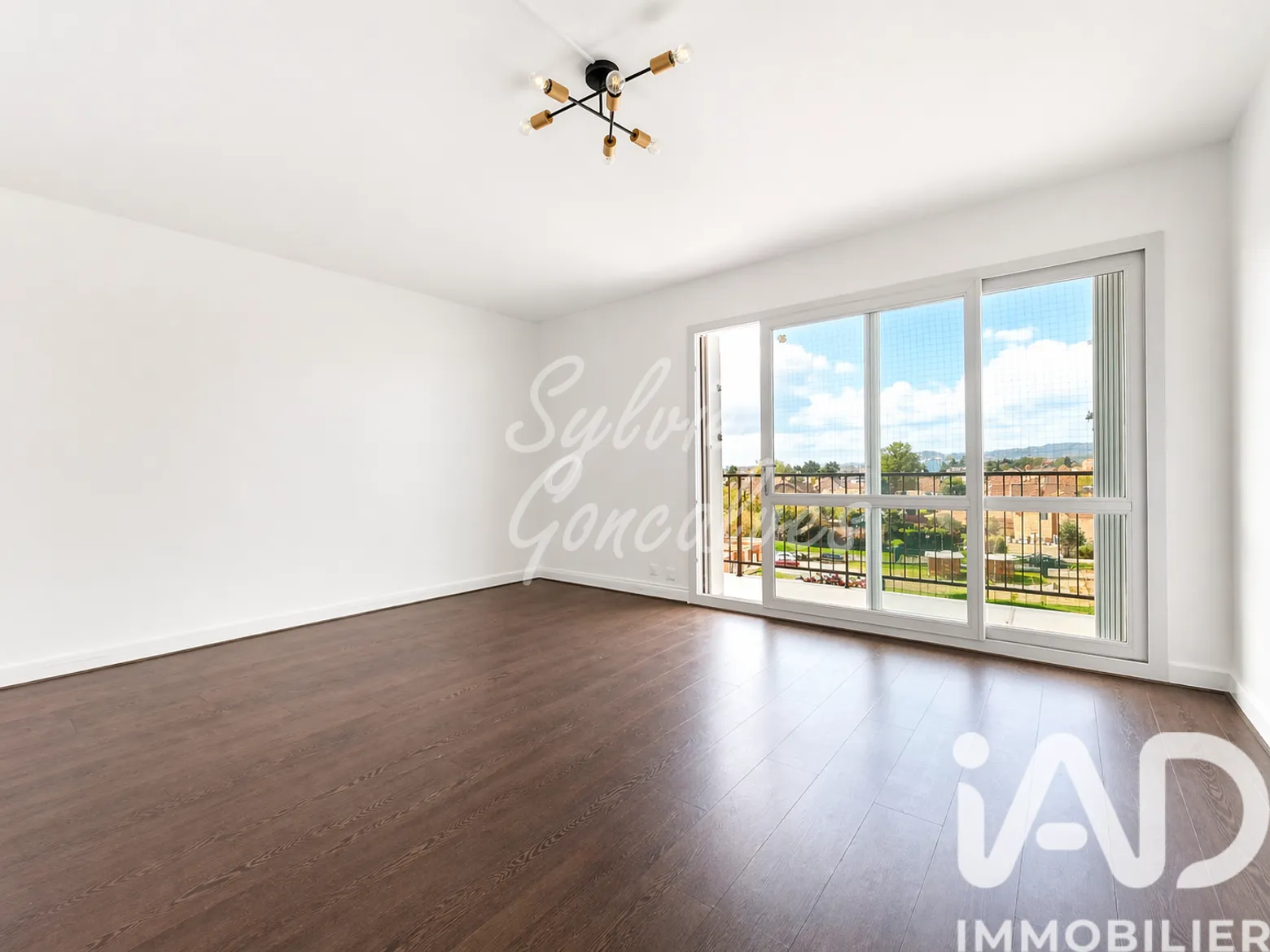 Vente appartement à Eaubonne (95600) : appartement 2 pièces 52 m² - 2007432 — 2