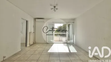 Apartment in Hyères (83400)
