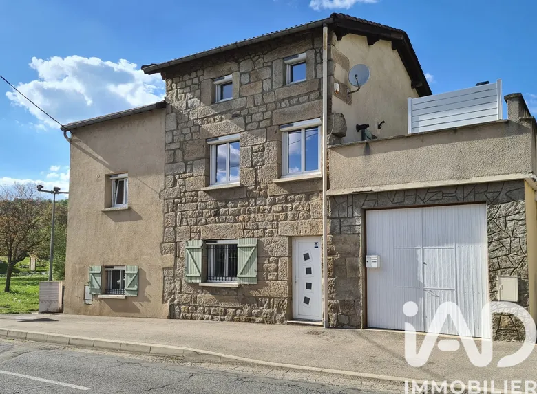 Maison 5 pièces 128 m² · à Le Chambon-Feugerolles · 128 m² · 171 000 €