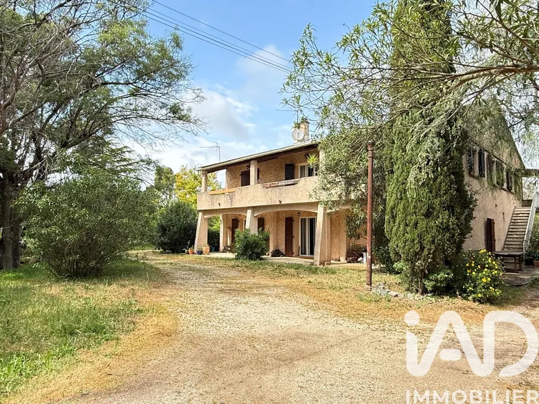 Maison 13 pièces 327 m² · à La Crau · 327 m² · 849 000 €