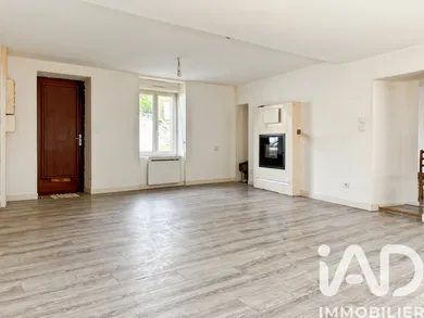 Maison de village à Courcité (53700)