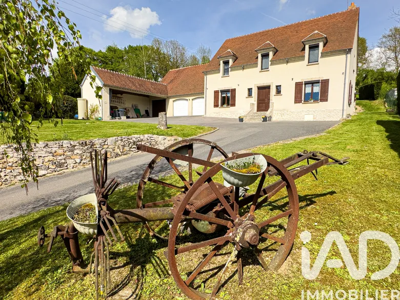 Maison 8 pièces 214 m² · à Bézu-Saint-Germain · 214 m² · 333 000 €
