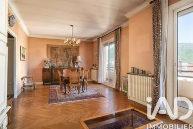 Apartment in Grenoble (38100)