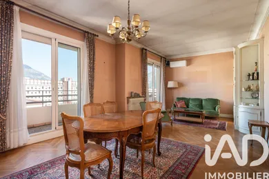 Apartment in Grenoble (38100)