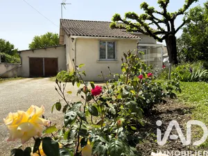 Maison à Saint-Michel (16470)