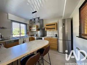 Architectural house in Saint-Grégoire (35760)