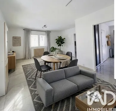 House in Bordeaux (33300)