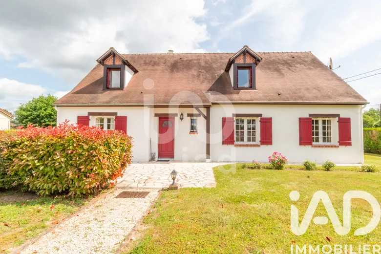 Maison 7 pièces 187 m² · à Lorris · 187 m² · 240 000 €