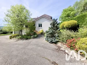 Maison d'architecte à Saint-Priest-en-Jarez (42270)