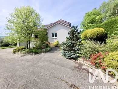 Maison d'architecte à Saint-Priest-en-Jarez (42270)